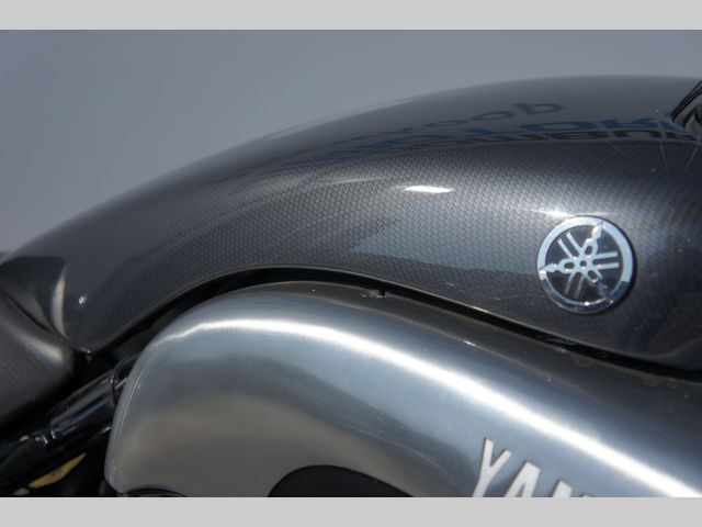 yamaha - vmax-carbon