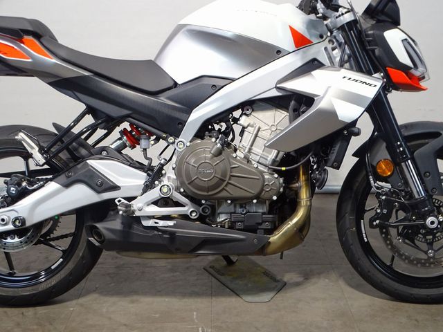 aprilia - tuono-457