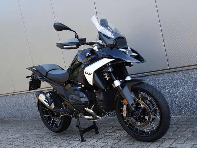 bmw - r-1300-gs-triple-black