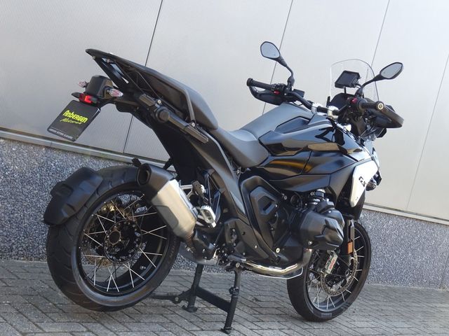 bmw - r-1300-gs-triple-black