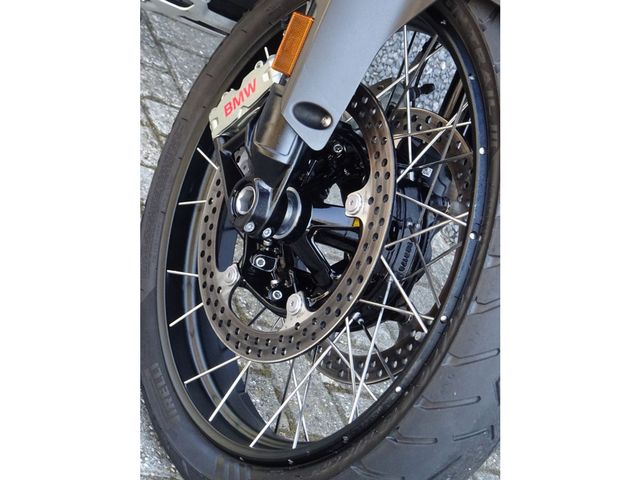 bmw - r-1300-gs-triple-black