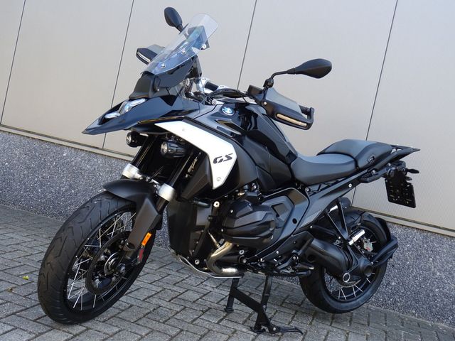 bmw - r-1300-gs-triple-black