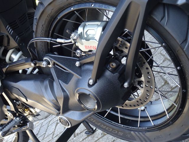bmw - r-1300-gs-triple-black