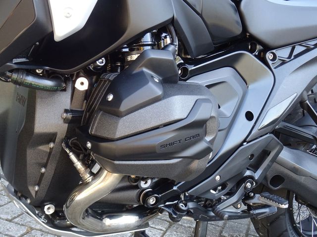 bmw - r-1300-gs-triple-black