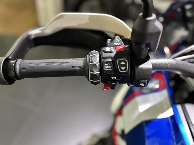 bmw - r-1300-gs