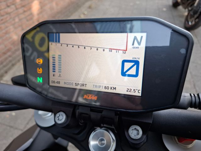 ktm - 1290-super-duke-r