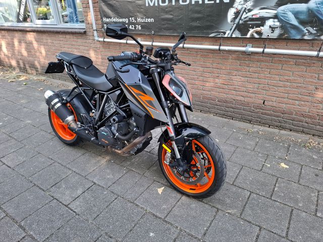 ktm - 1290-super-duke-r
