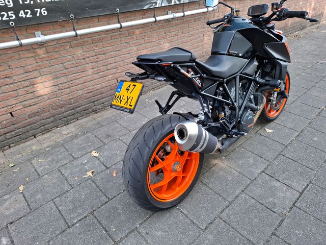 ktm - 1290-super-duke-r
