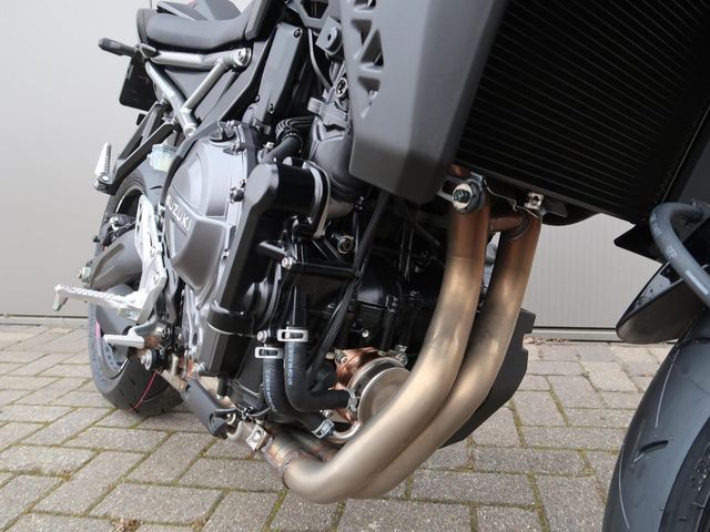 suzuki - gsx-8s