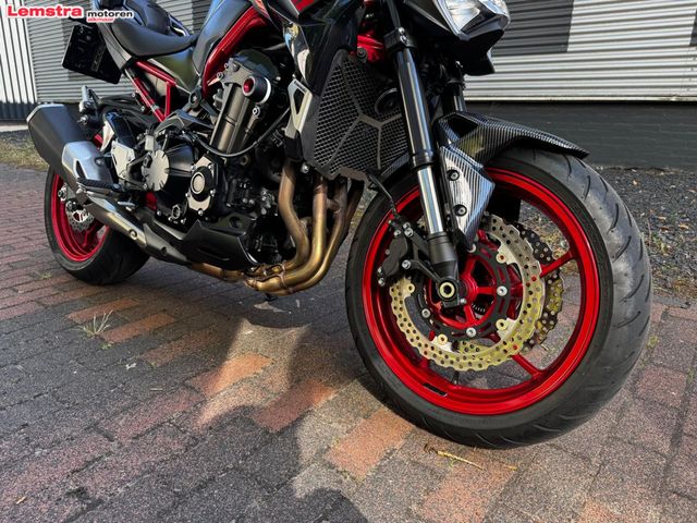 kawasaki - z900