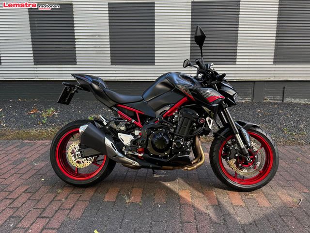 kawasaki - z900