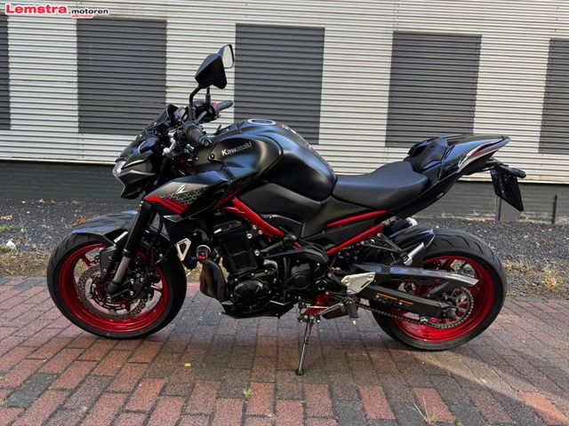 kawasaki - z900
