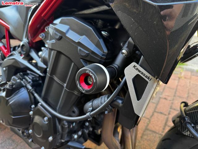 kawasaki - z900