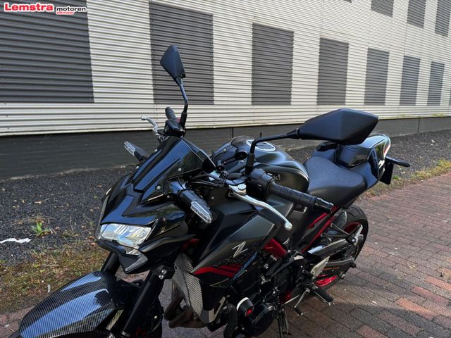 kawasaki - z900