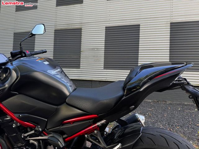 kawasaki - z900