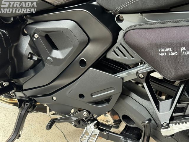 bmw - r-1300-gs-adventure-triple-black