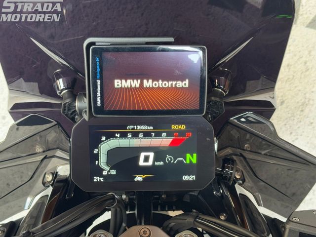 bmw - r-1300-gs-adventure-triple-black