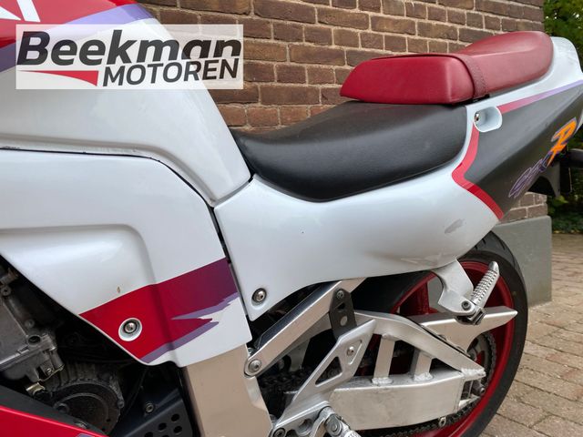 suzuki - gsx-r-750-w