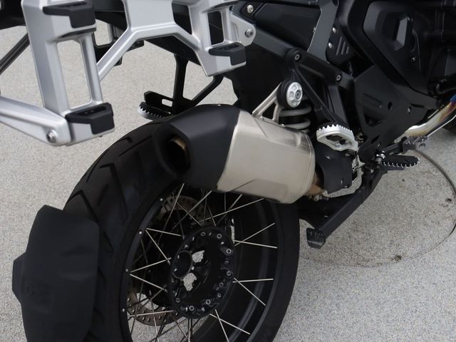 bmw - r-1300-gs-adventure