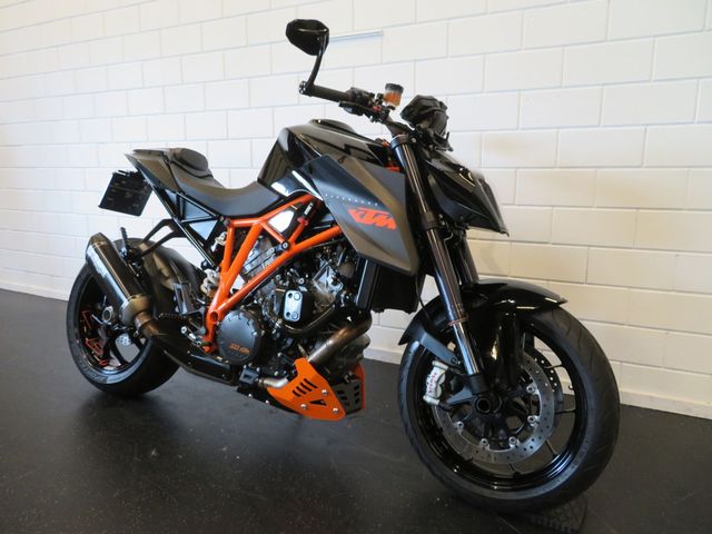 ktm - 1290-super-duke-r