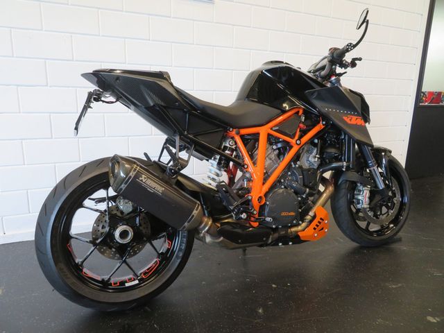 ktm - 1290-super-duke-r