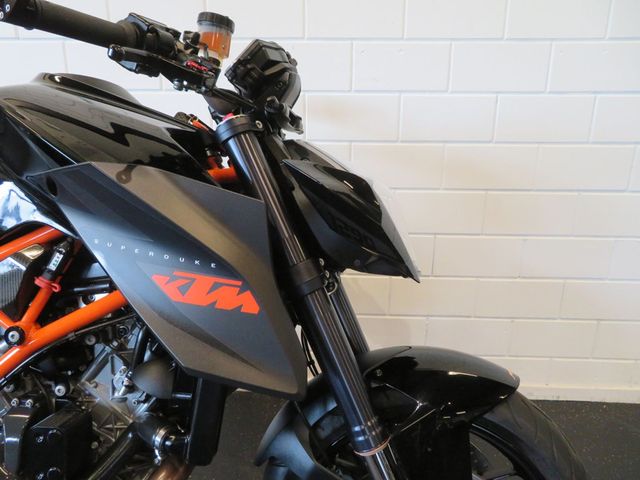 ktm - 1290-super-duke-r