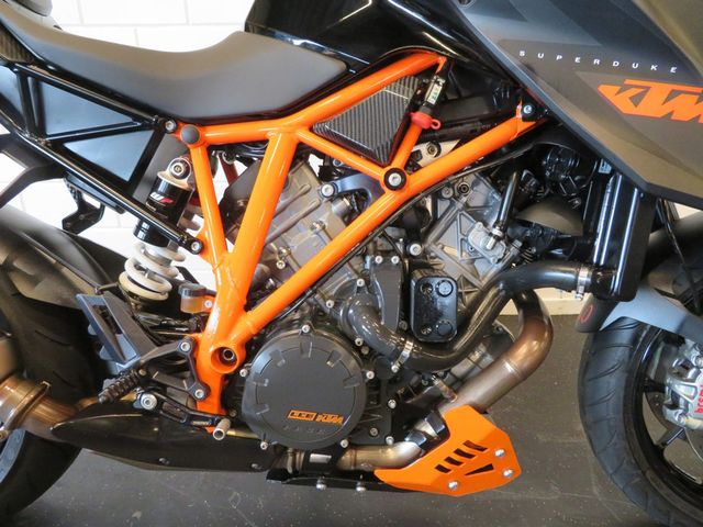ktm - 1290-super-duke-r