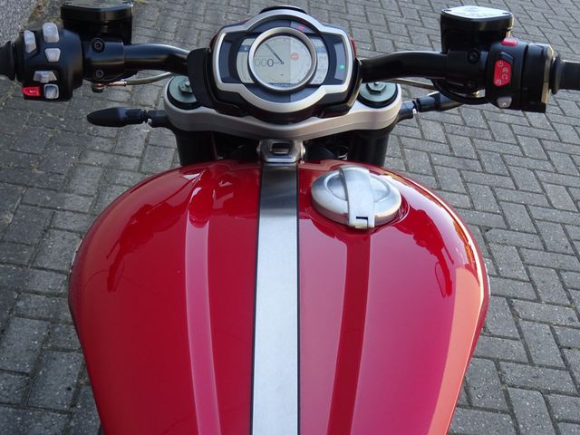 triumph - rocket-iii-r