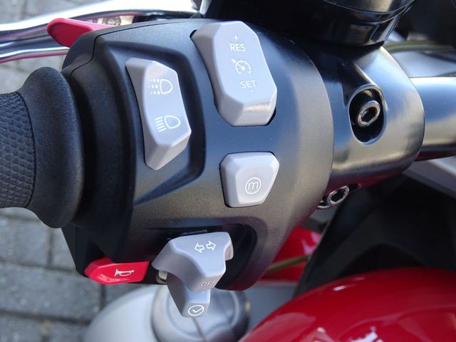 triumph - rocket-iii-r