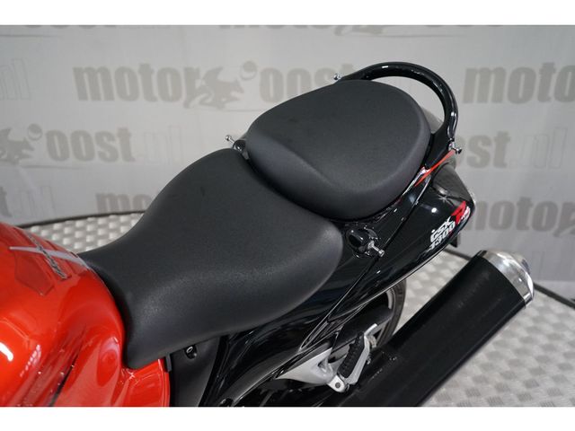 suzuki - gsx-r-1300-hayabusa