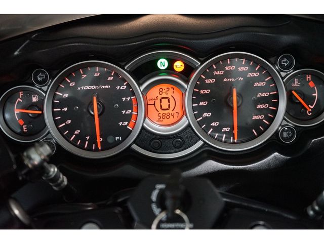 suzuki - gsx-r-1300-hayabusa