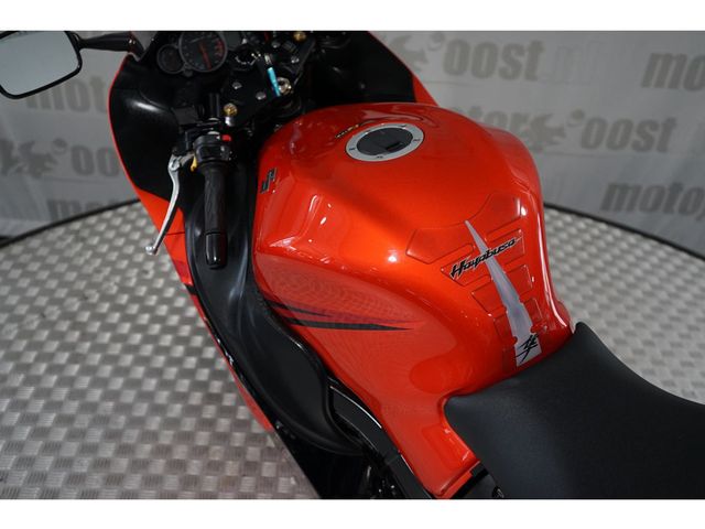 suzuki - gsx-r-1300-hayabusa