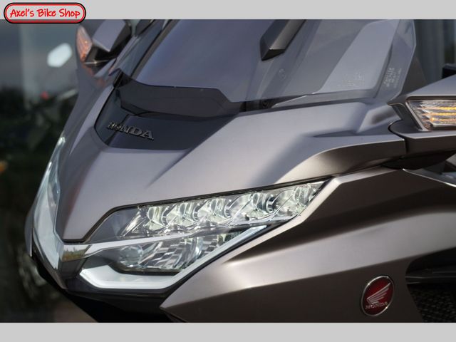 honda - gl-1800-goldwing-bagger