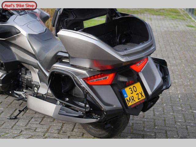 honda - gl-1800-goldwing-bagger