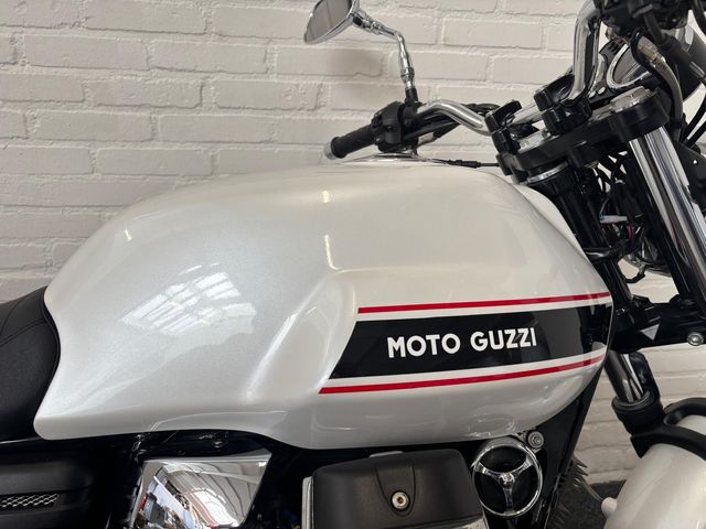 moto-guzzi - v-7-classic