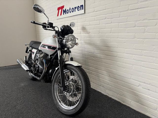 moto-guzzi - v-7-classic