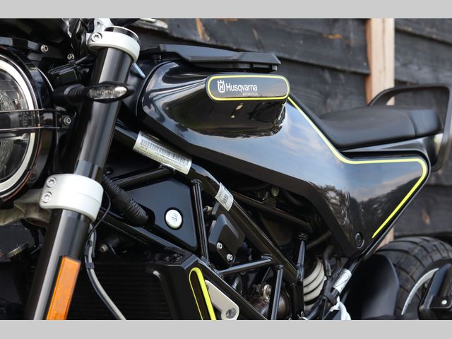 husqvarna - svartpilen-401