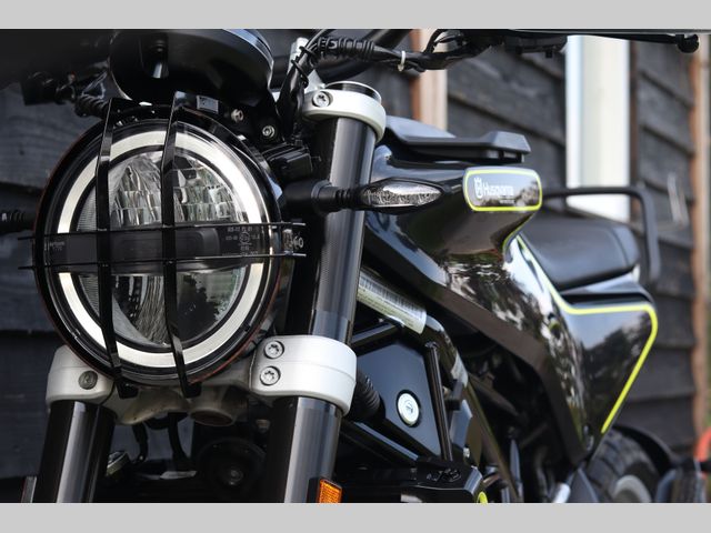 husqvarna - svartpilen-401