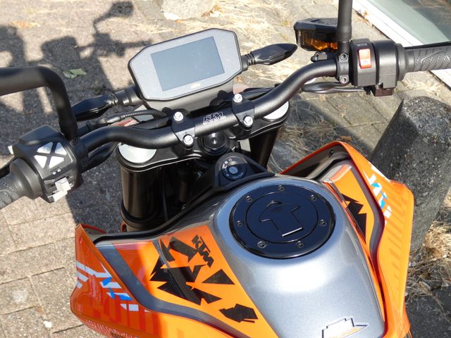ktm - 790-duke