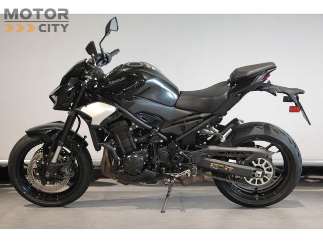 kawasaki - z900