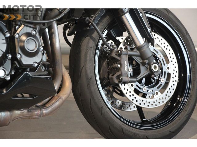 kawasaki - z900