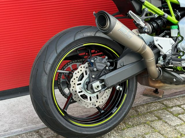 kawasaki - z900