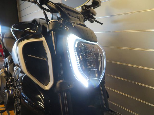 ducati - diavel-v4