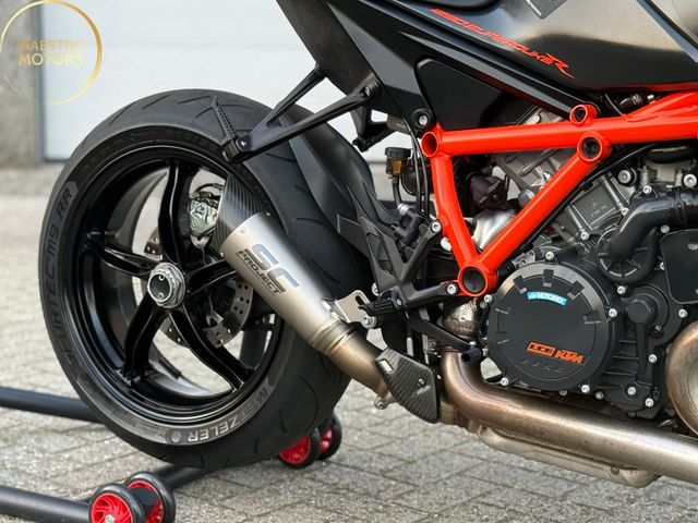 ktm - 1290-super-duke-r