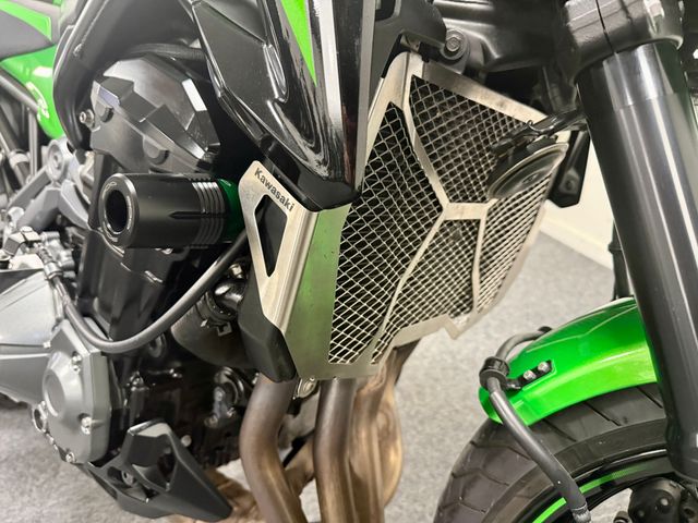 kawasaki - z900