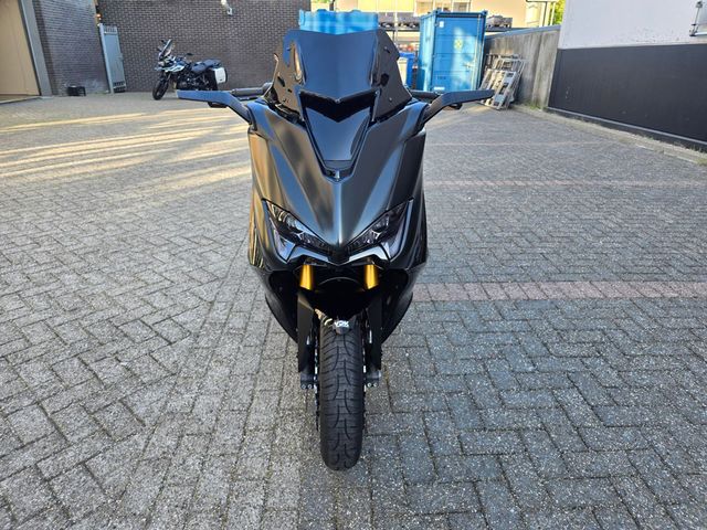 yamaha - tmax-tech-max
