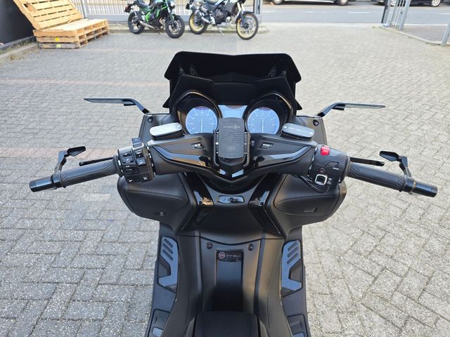 yamaha - tmax-tech-max