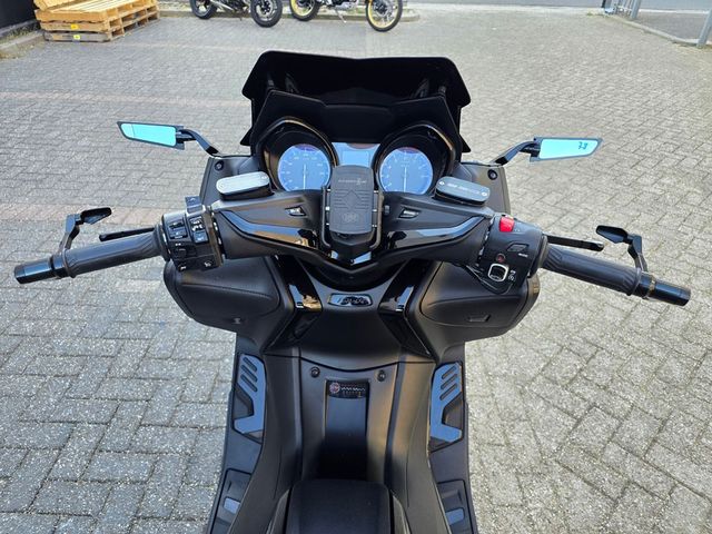 yamaha - tmax-tech-max
