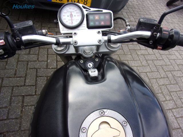 ducati - m-600-dark