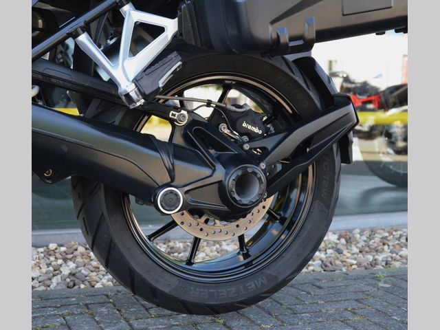 bmw - r-1250-gs-triple-black